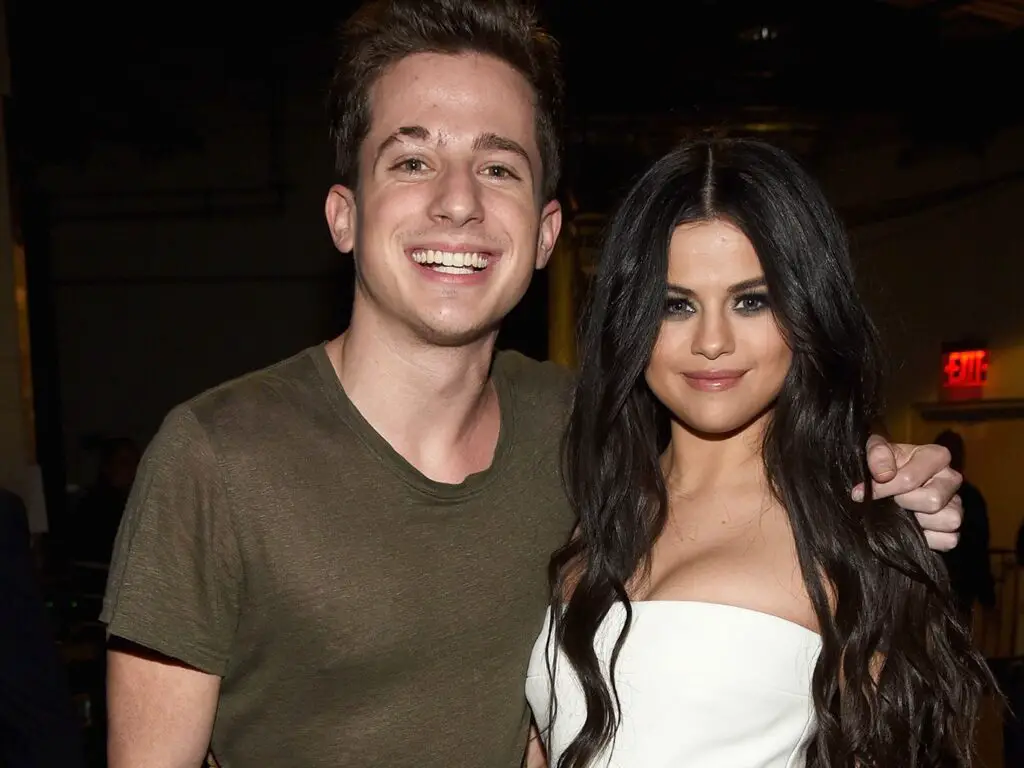 ¿qué Paso Entre Selena Gómez Y Charlie Haras Dadinco